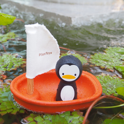 Plantoys - Sailing Boat - Penguin