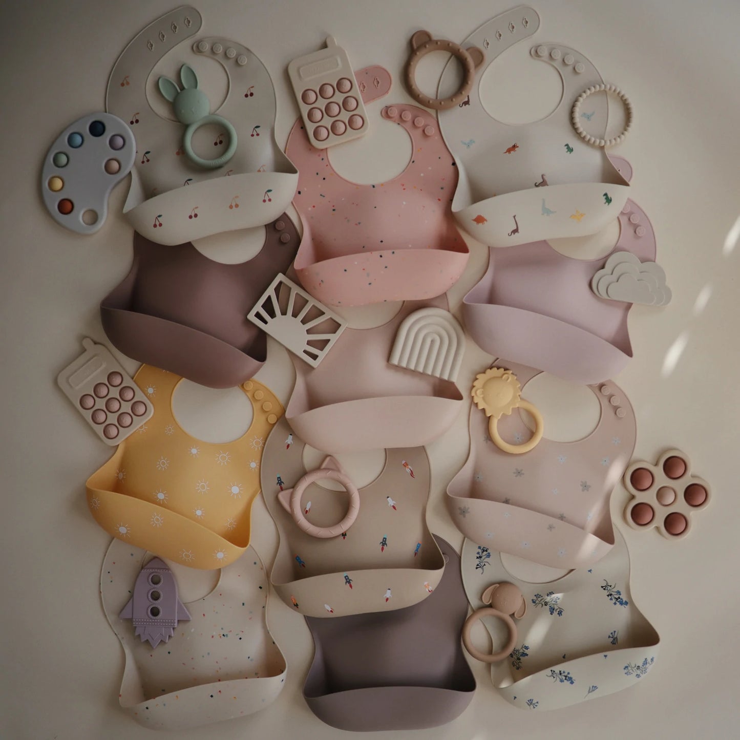 Silicone Bib (Rainbow)